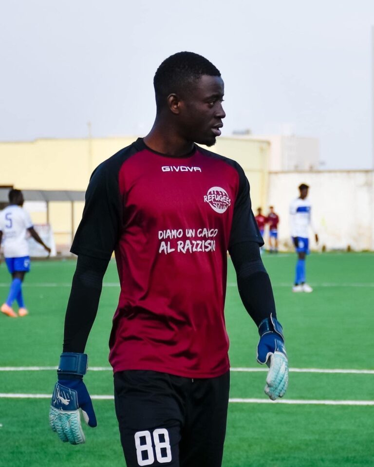 Parte una raccolta fondi per riportare la salma di Souleymane in Salento, il giovane calciatore morto nel sonno: servono circa 6500,00 euro. Tutte le info per le donazioni.