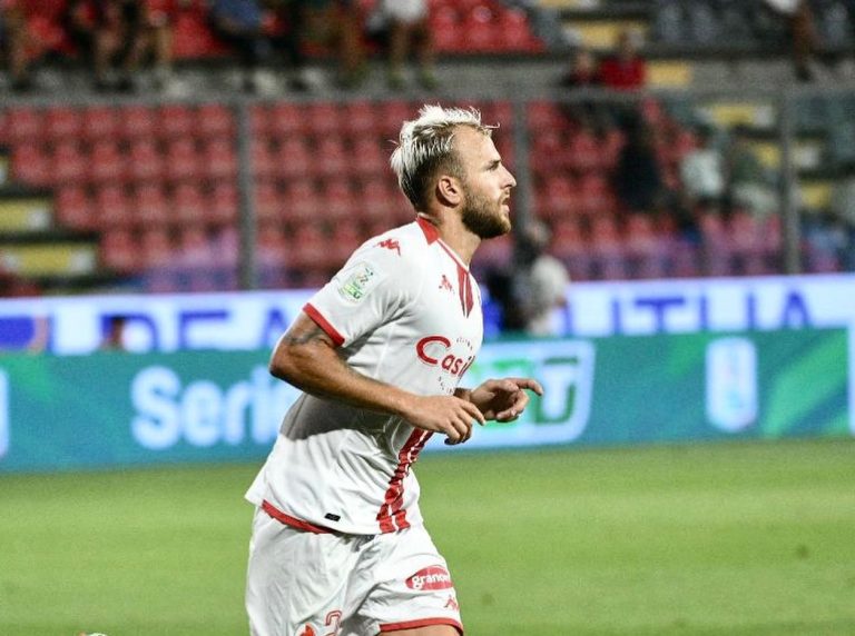 Bari, blitz a Cremona. Sibilli consegna la prima vittoria a Mignani