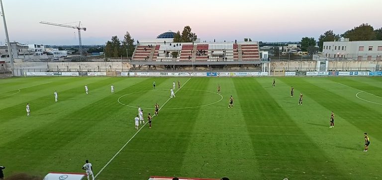 Derby combattuto, il Nardò frena la corsa del Casarano.