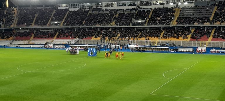 Camarda sciupa, Anguissa non perdona: Napoli corsaro a Lecce e ancora primo in classifica