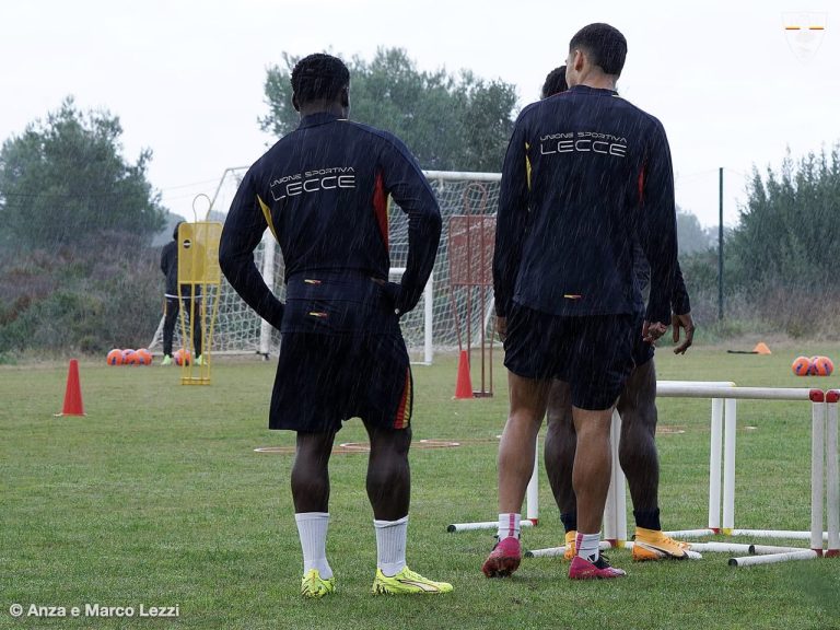 US Lecce, squadra al lavoro