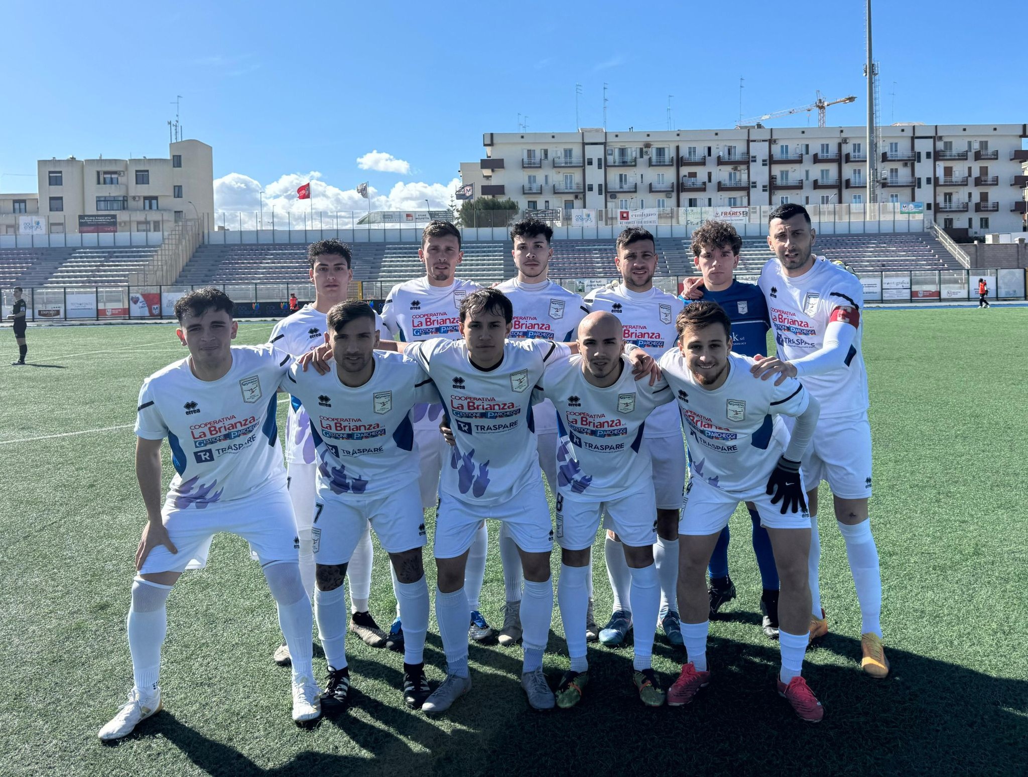 Pari esterno per la Cosmano Sport Foggia Pari esterno per la Cosmano Sport Foggia