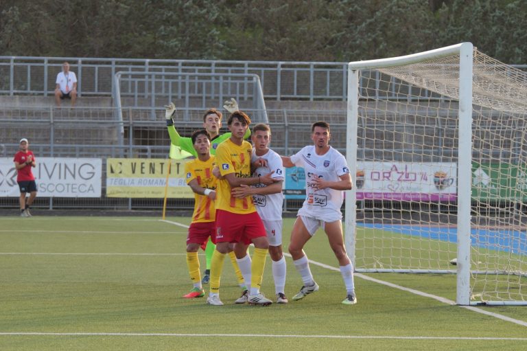 La Toma Maglie comincia il suo campionato ospitando l’Atletico Acquaviva, ma è un esordio amaro